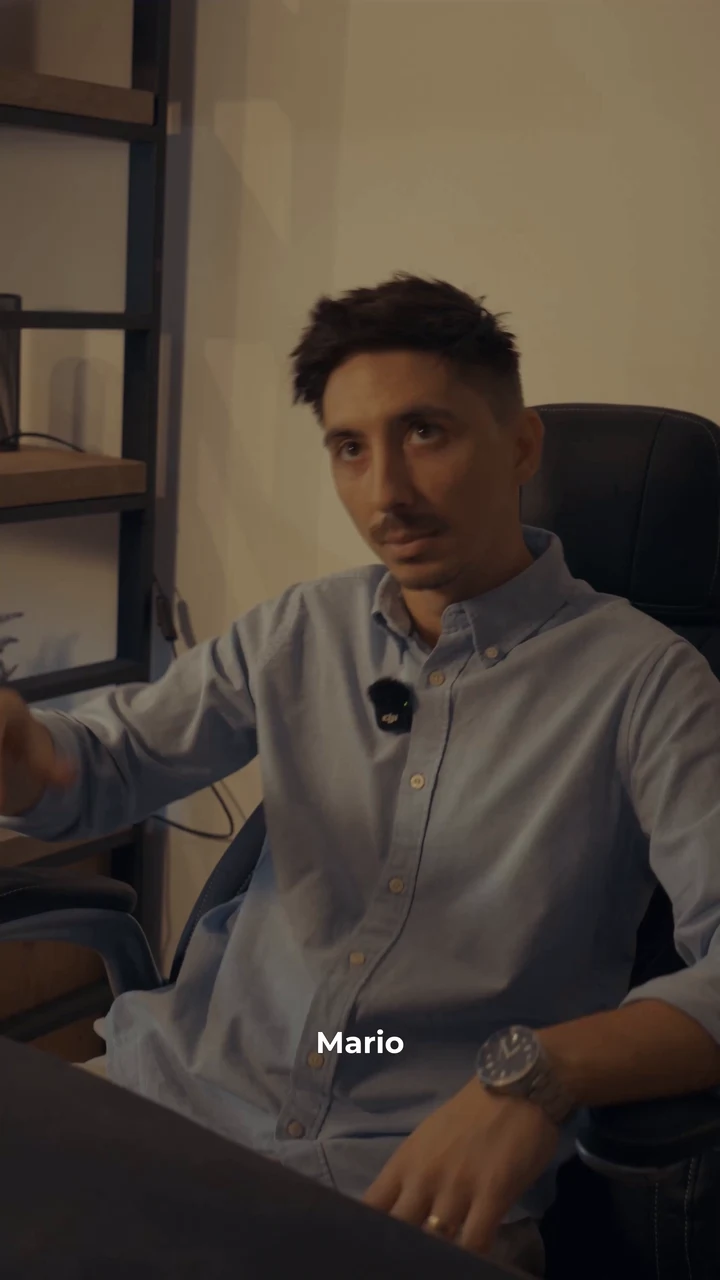 Cadru dintr-o producție premium Newark — interviu în birou
